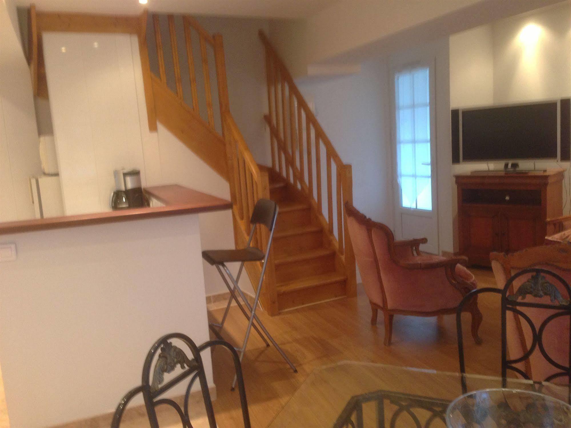 Top' Appart Hotel Pont Sainte Maxence Bagian luar foto