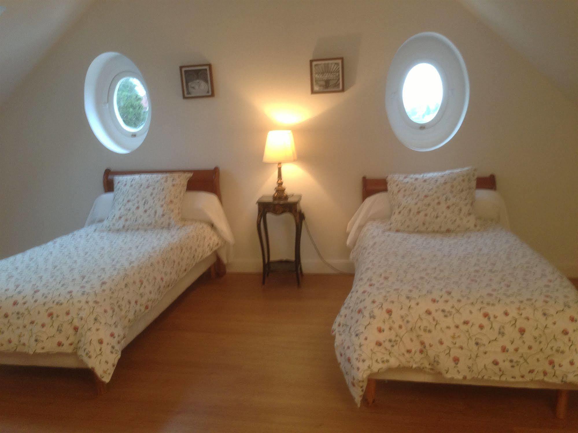 Top' Appart Hotel Pont Sainte Maxence Bagian luar foto