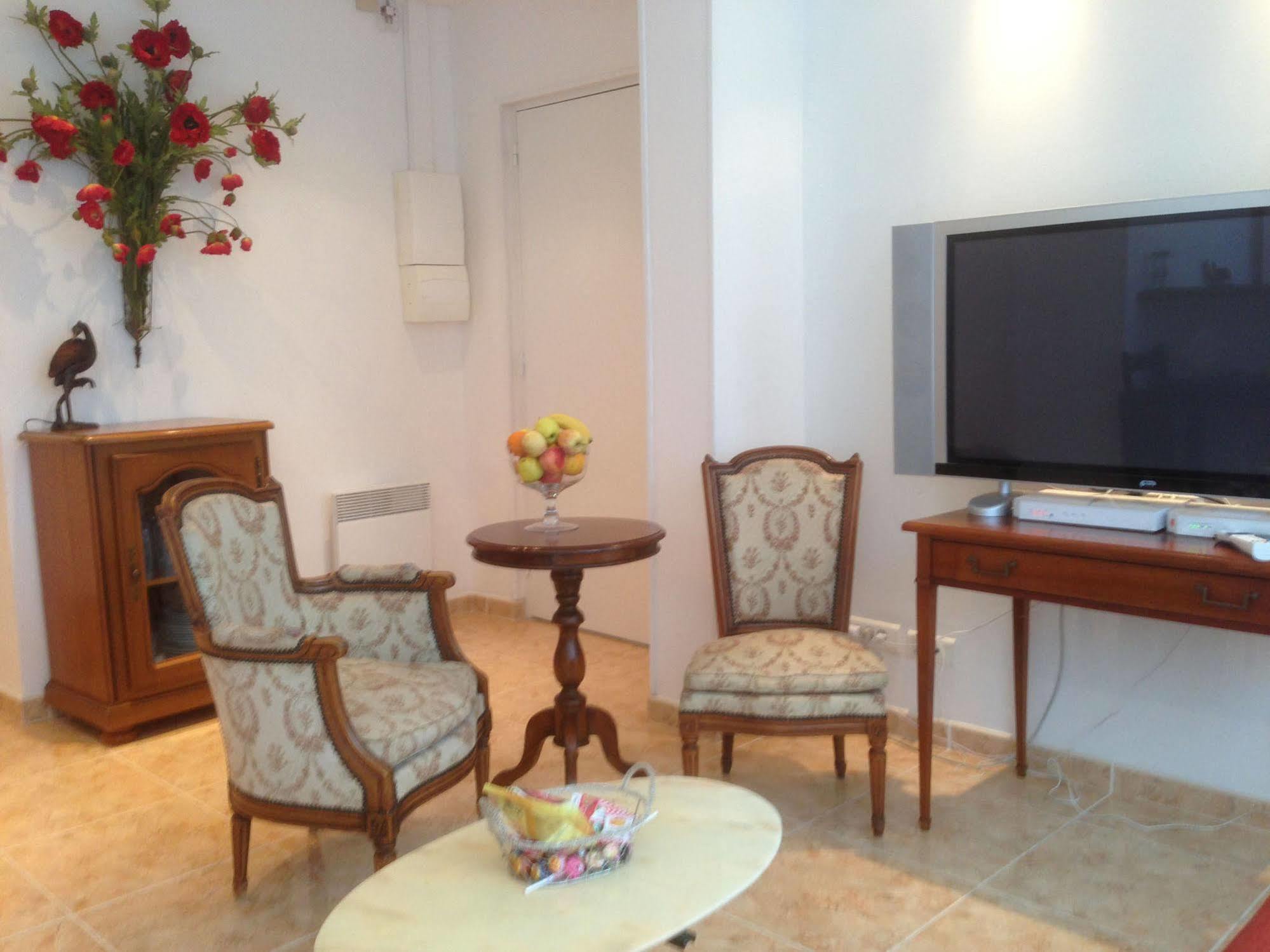 Top' Appart Hotel Pont Sainte Maxence Bagian luar foto