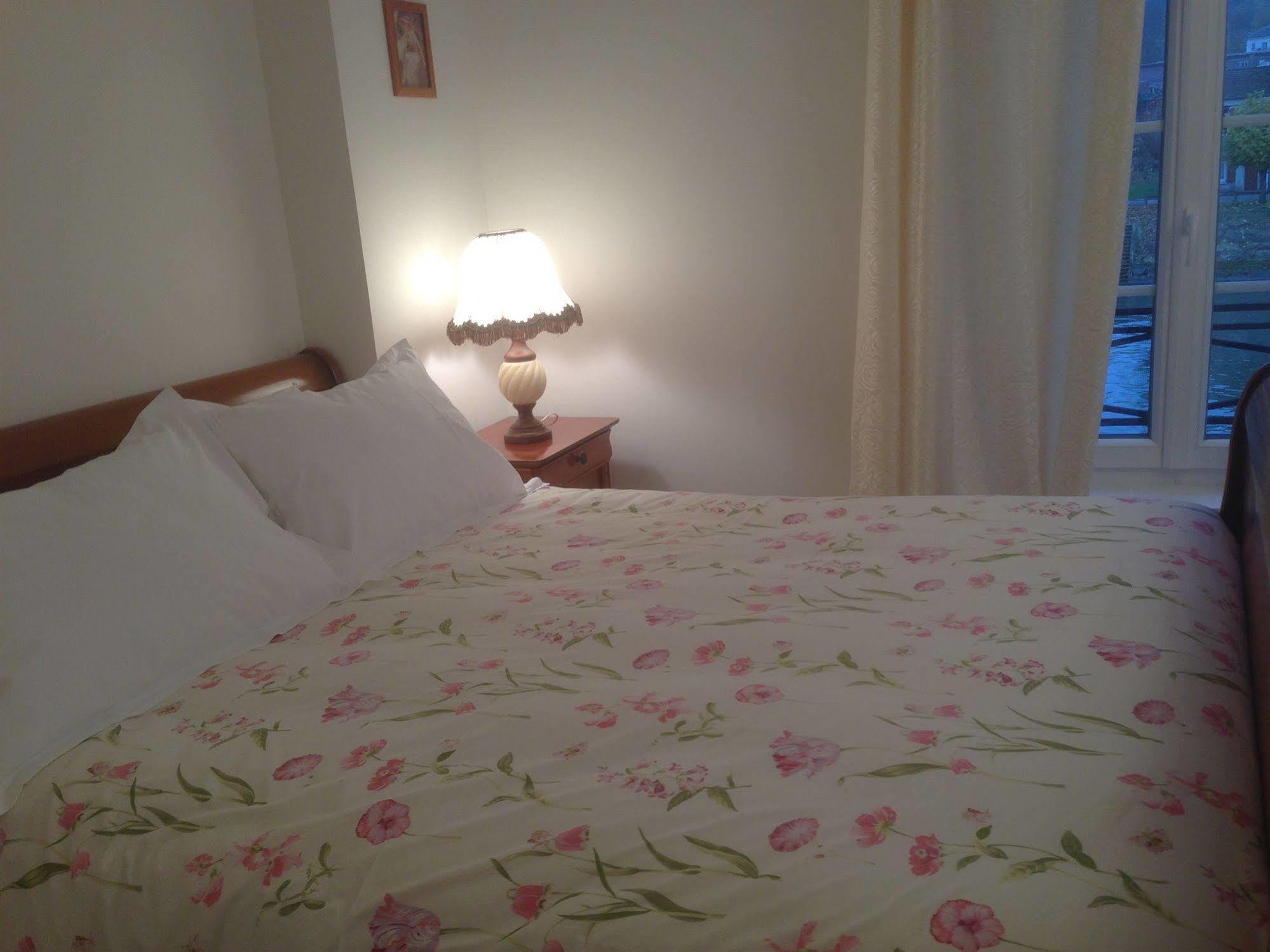 Top' Appart Hotel Pont Sainte Maxence Bagian luar foto