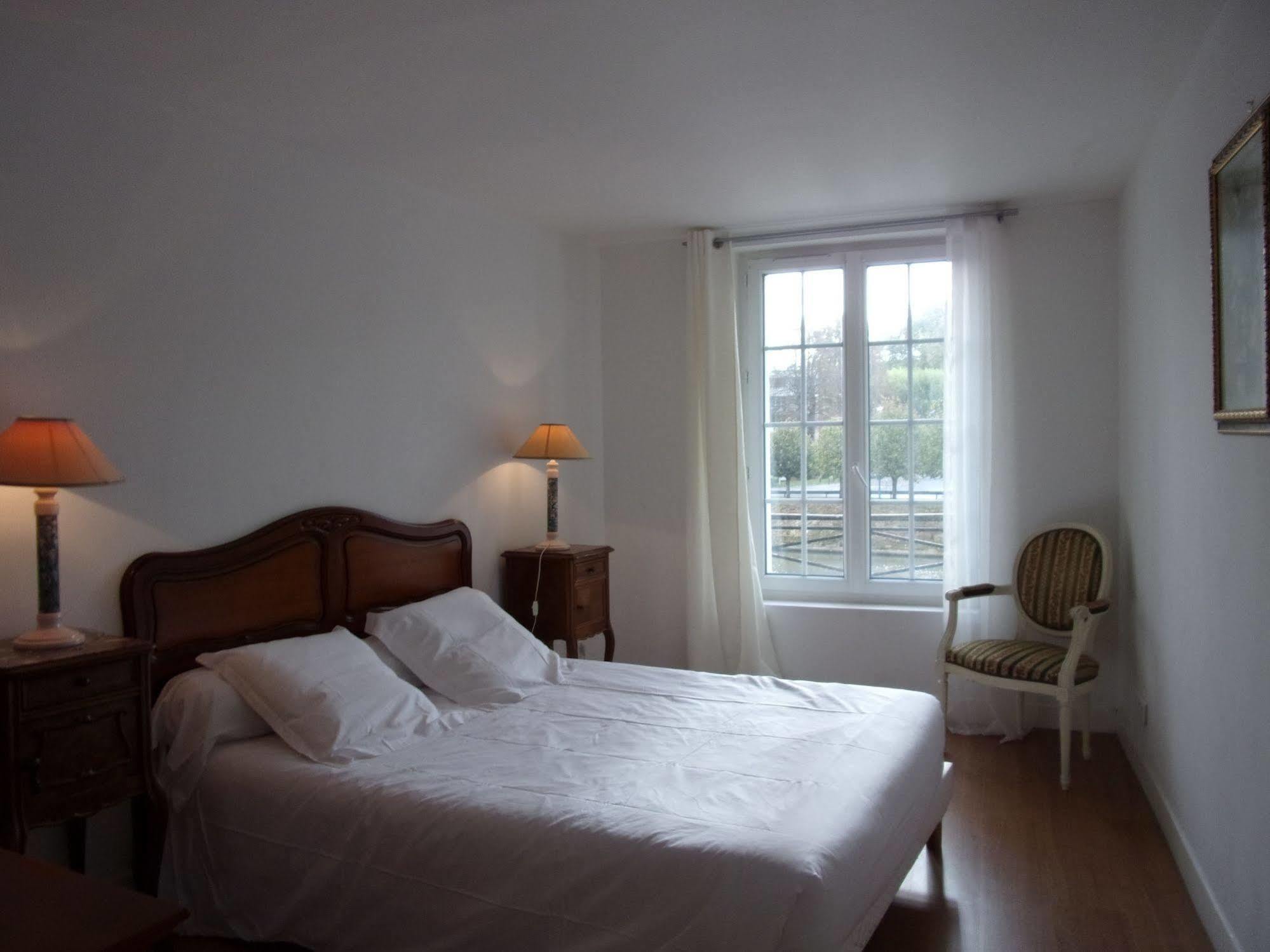 Top' Appart Hotel Pont Sainte Maxence Bagian luar foto