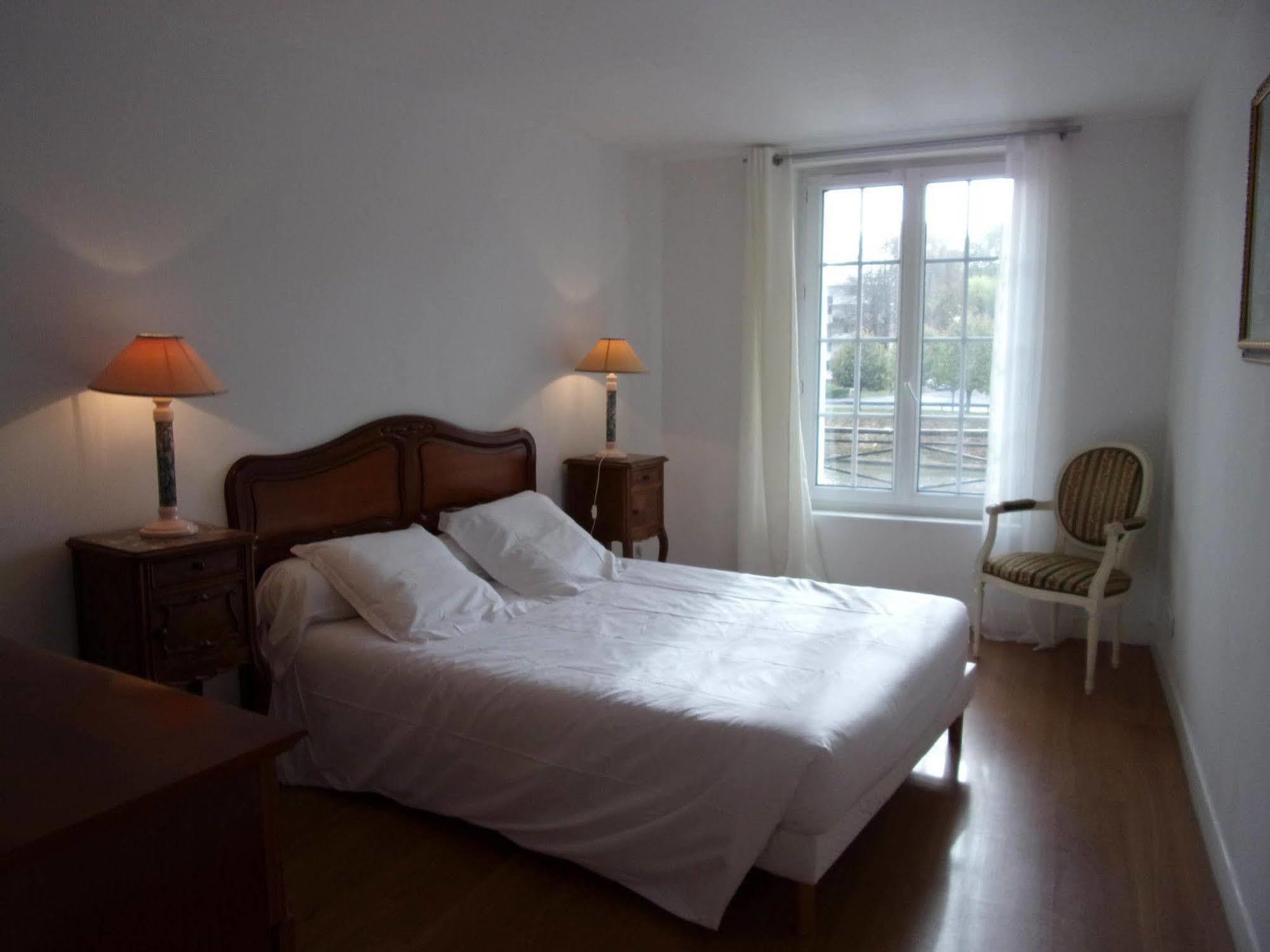 Top' Appart Hotel Pont Sainte Maxence Bagian luar foto